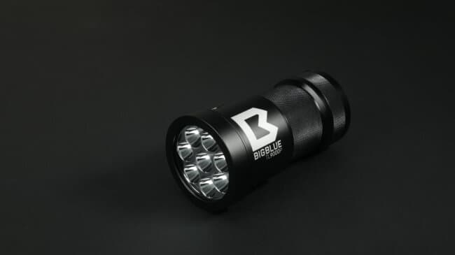 9000-Lumen Narrow-Beam Tech Light immagine 1