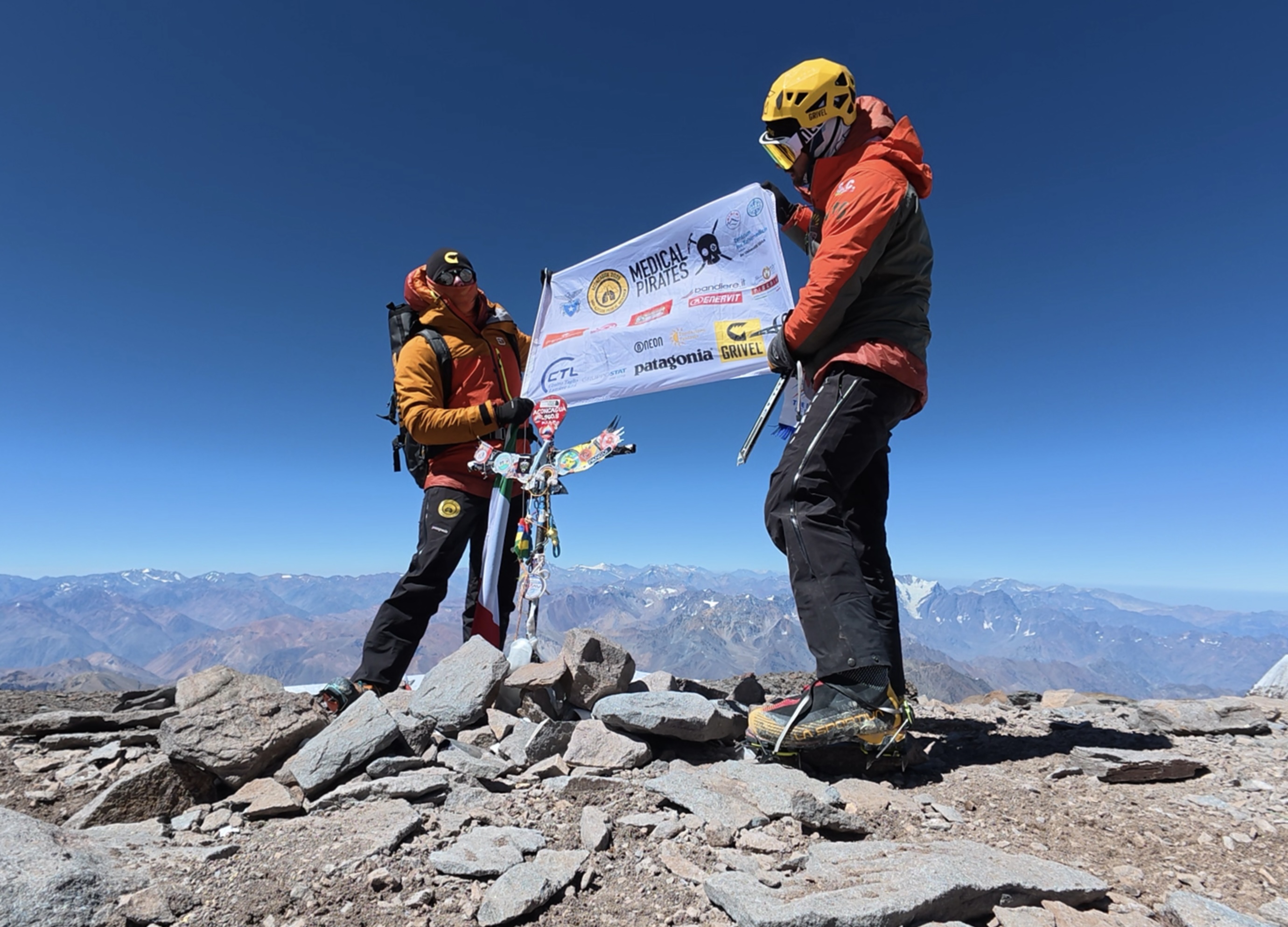 Paolo Rodi e Giovanni Cappa in vetta all’Aconcagua a 6962 metri