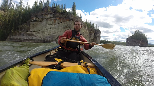 Passaggio in canoa alle Five Finger Rapids